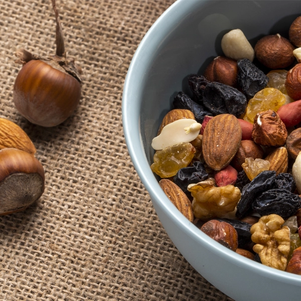 I benefici della frutta secca per capelli e pelle