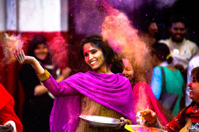 holi-2416686_1920